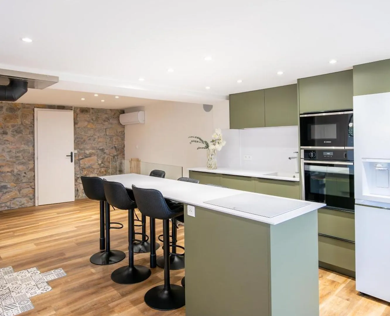 Maison 4 Chambres Avec Jaccuzi Piscine Privee Et Sauna Apremont  Vila