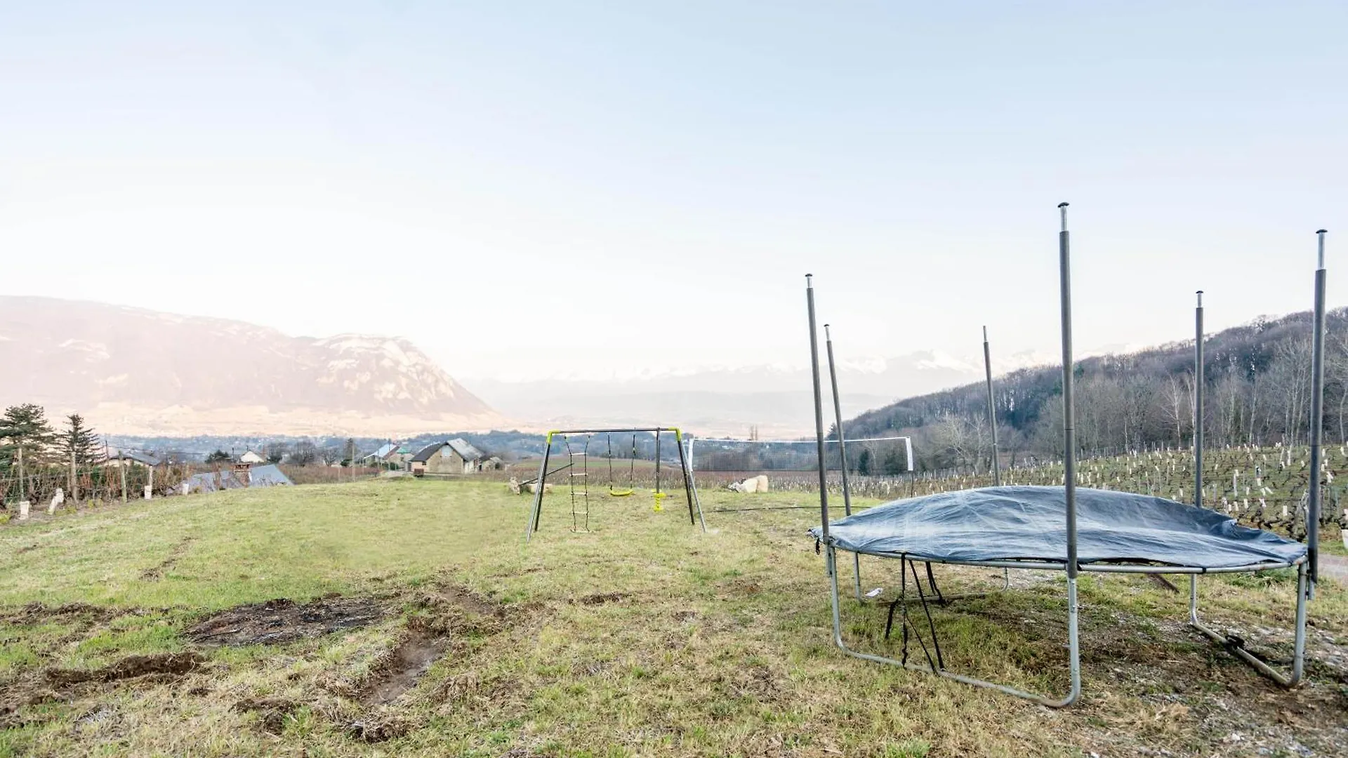 Maison 4 Chambres Avec Jaccuzi Piscine Privee Et Sauna Apremont  Apremont (Savoie)