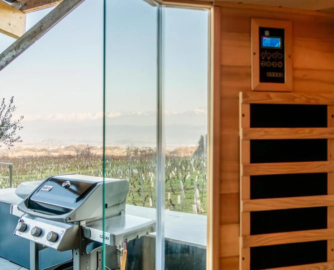 Maison 4 Chambres Avec Jaccuzi Piscine Privee Et Sauna Apremont  Apremont (Savoie)