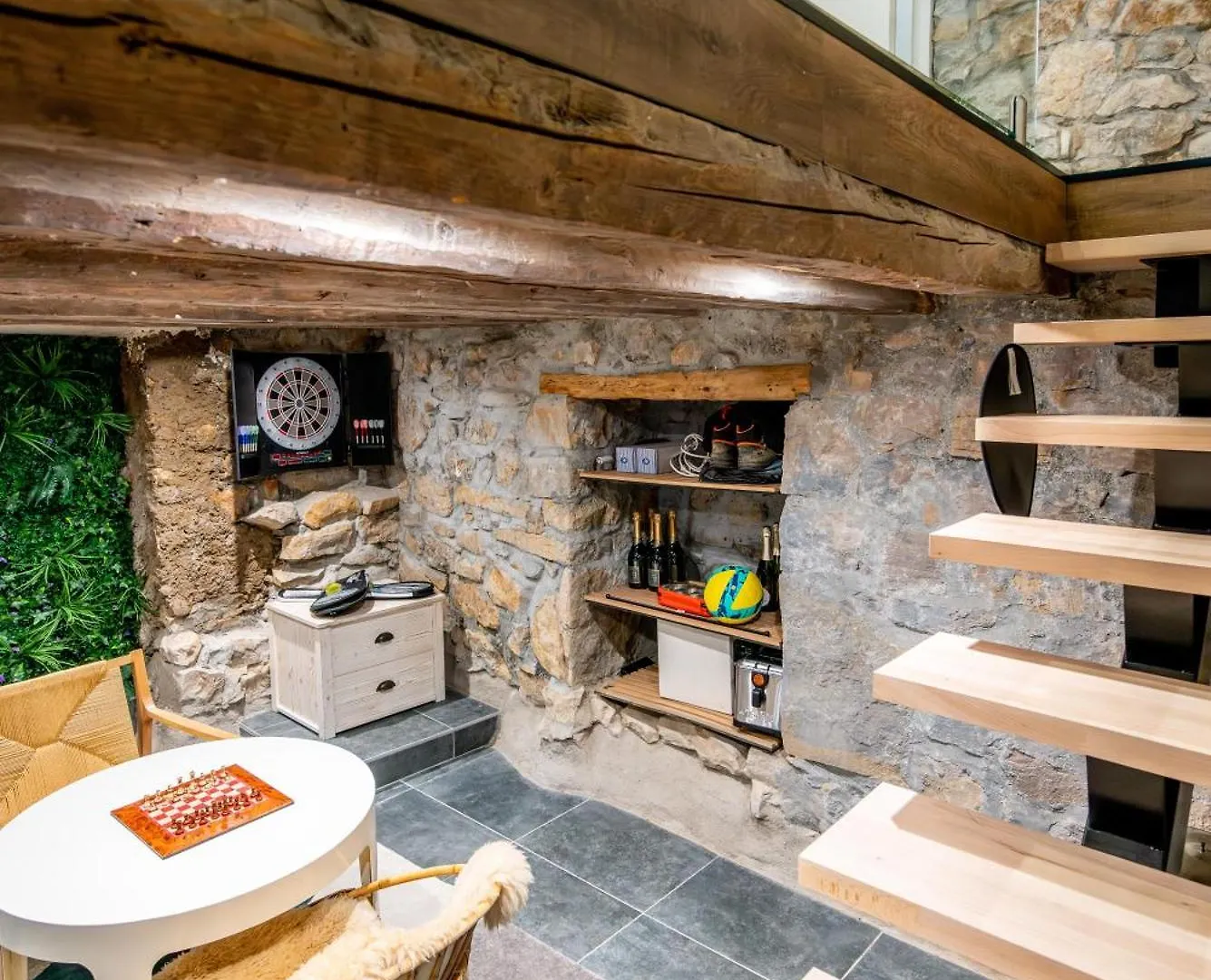 Maison 4 Chambres Avec Jaccuzi Piscine Privee Et Sauna Apremont  0*, Apremont (Savoie)
