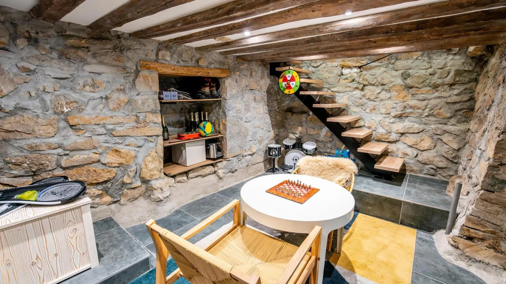 Maison 4 Chambres Avec Jaccuzi Piscine Privee Et Sauna Apremont  Villa Apremont (Savoie)